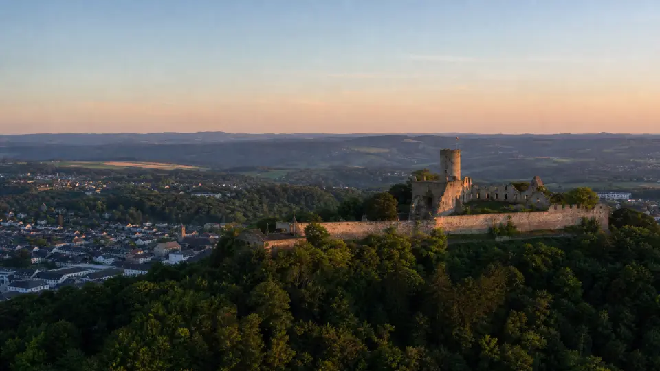 Polizeipräsenz bei Nacht in Arnsberg – Symbolbild
