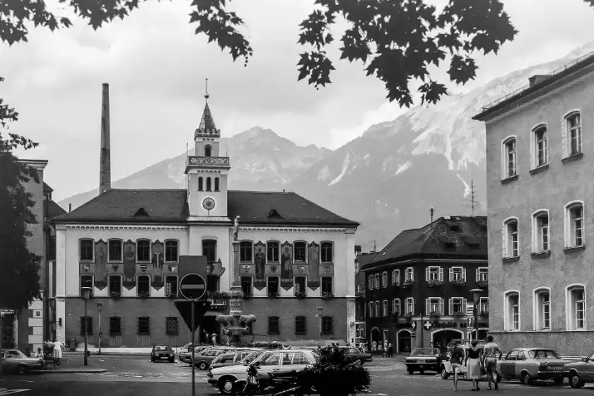 Polizeipräsenz bei Nacht in Bad Reichenhall – Symbolbild