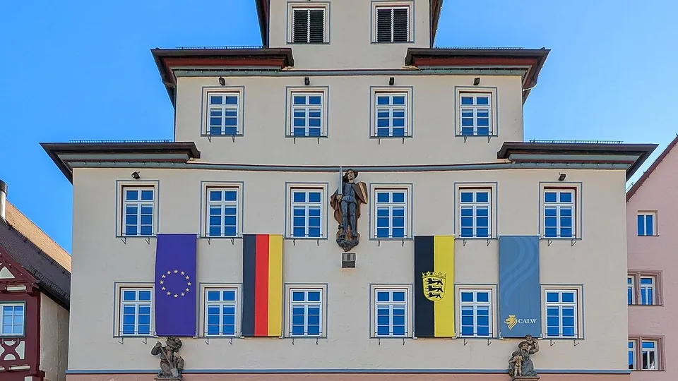 Polizeipräsenz bei Nacht in Calw – Symbolbild