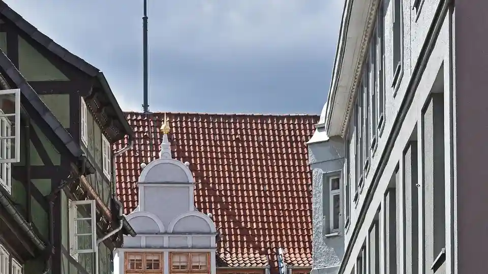 Polizeipräsenz bei Nacht in Celle – Symbolbild