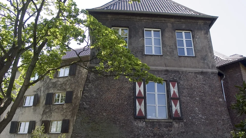 Polizeipräsenz bei Nacht in Dinslaken – Symbolbild
