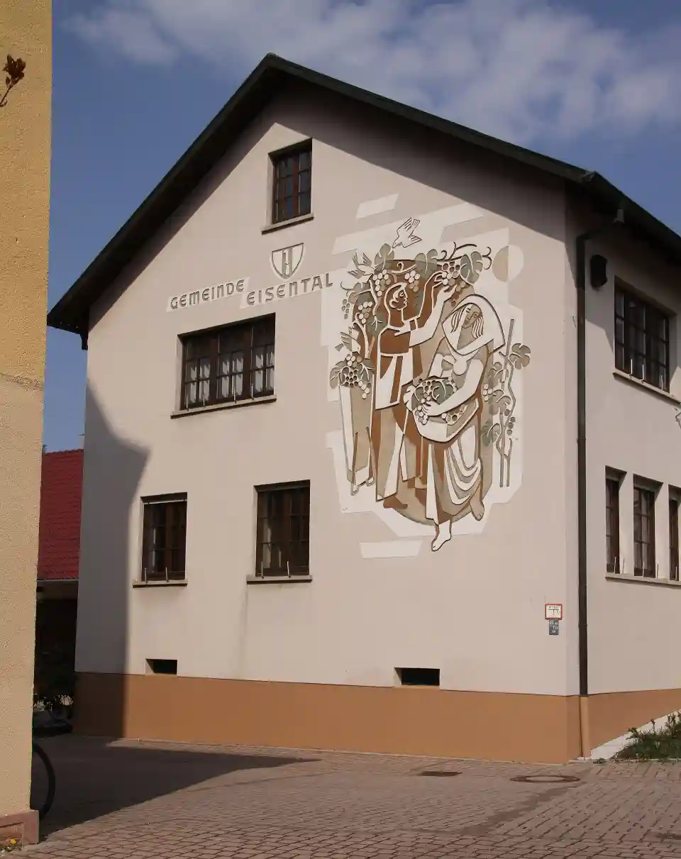 Polizeipräsenz bei Nacht in Eisental – Symbolbild