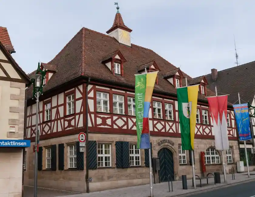 Polizeipräsenz bei Nacht in Feucht – Symbolbild