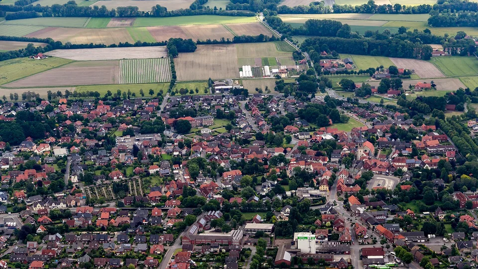 Polizeipräsenz bei Nacht in Glandorf – Symbolbild