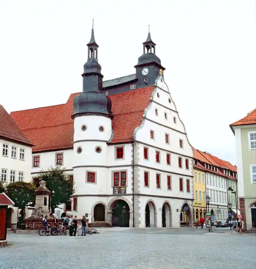 Polizeipräsenz bei Nacht in Hildburghausen – Symbolbild