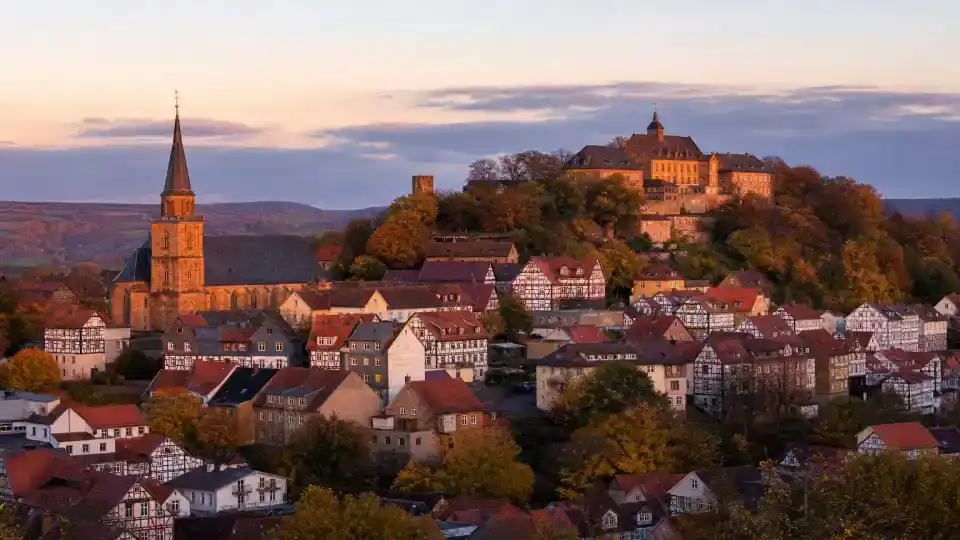 Polizeipräsenz bei Nacht in Homberg – Symbolbild