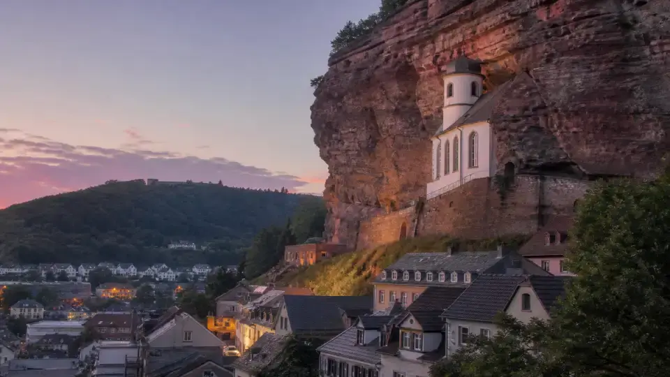 Polizeipräsenz bei Nacht in Idar-Oberstein – Symbolbild
