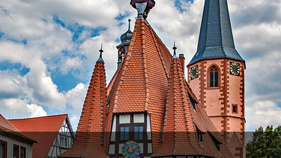 Polizeipräsenz bei Nacht in Michelstadt – Symbolbild