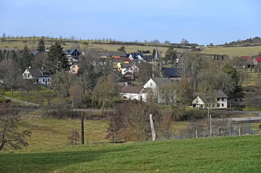 Polizeipräsenz bei Nacht in Nettersheim – Symbolbild