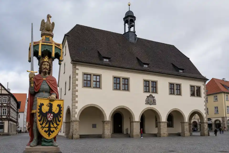 Polizeipräsenz bei Nacht in Nordhausen – Symbolbild