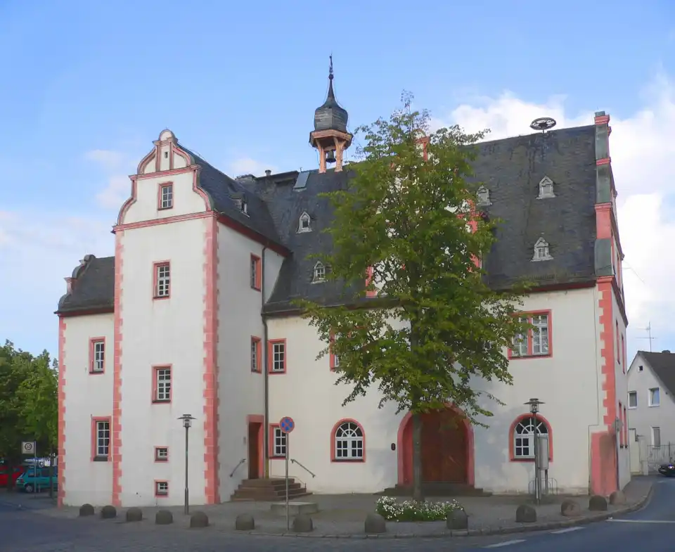 Polizeipräsenz bei Nacht in Pfungstadt – Symbolbild