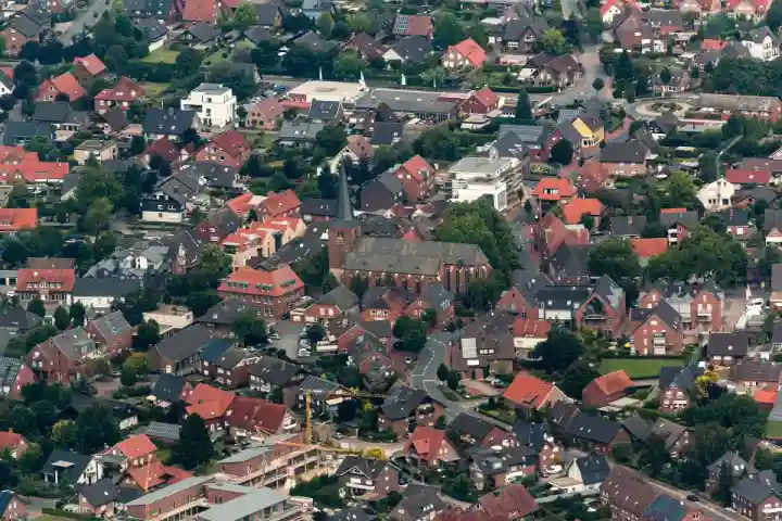 Polizeipräsenz bei Nacht in Raesfeld – Symbolbild
