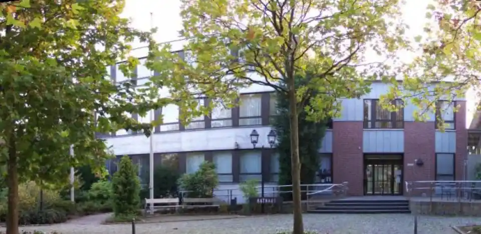 Polizeipräsenz bei Nacht in Reken – Symbolbild