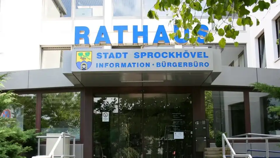 Polizeipräsenz bei Nacht in Sprockhövel – Symbolbild