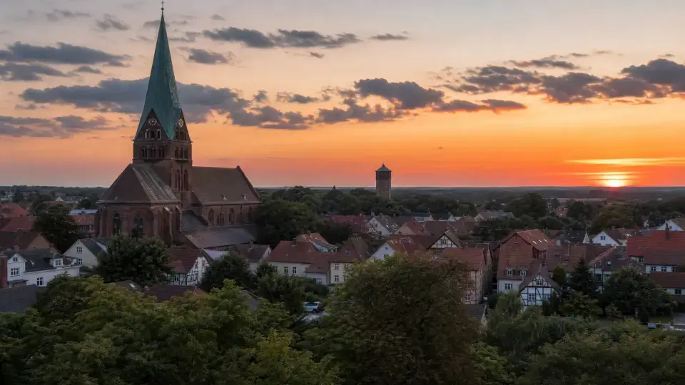 Polizeipräsenz bei Nacht in Wittingen – Symbolbild