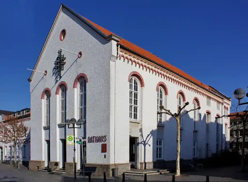 Polizeipräsenz bei Nacht in Xanten – Symbolbild